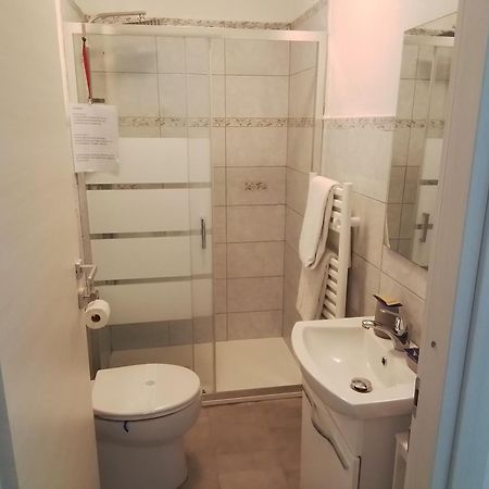Uscio Anita B&B מראה חיצוני תמונה