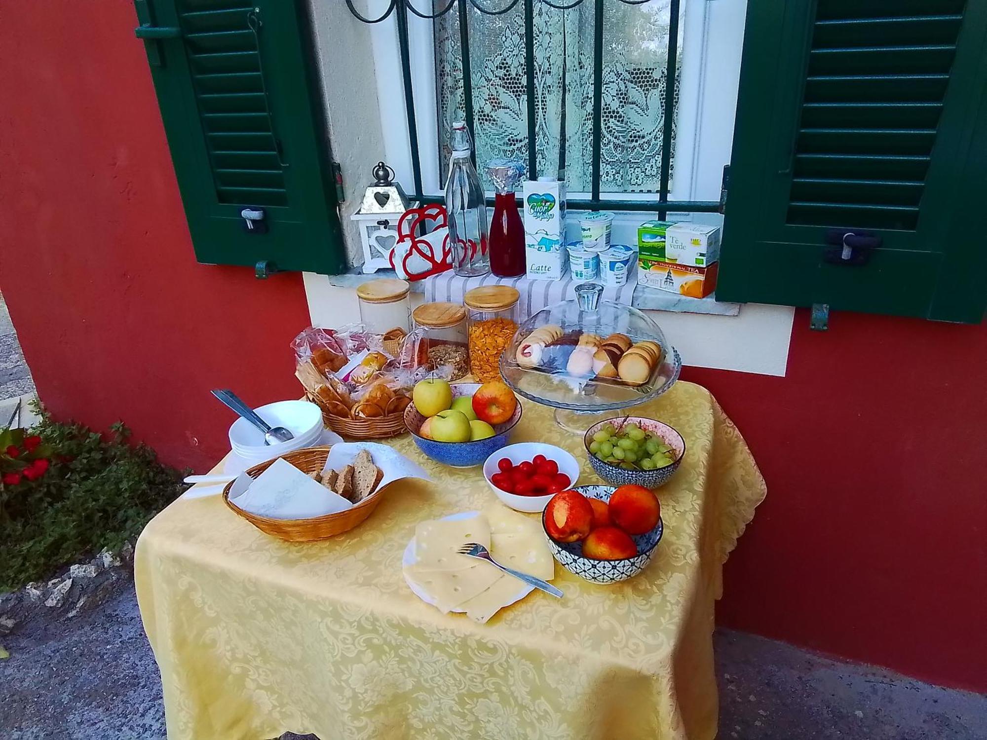 Uscio Anita B&B מראה חיצוני תמונה